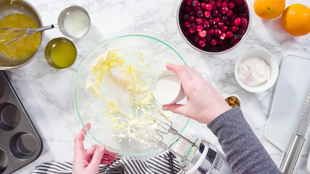 Kucharz gotujący w domu